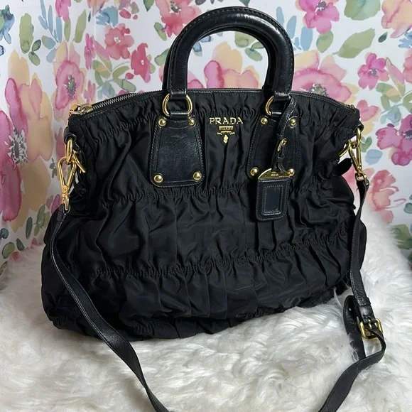 💯Authentic Prada Black Nylon Tessuto Gaufre Tote🍀